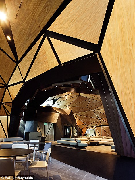 Mestia airport among world's most spectacular terminals - Airports so beautiful you’ll want to be delayed geotv.ge